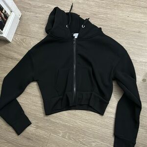 Cropped zip up